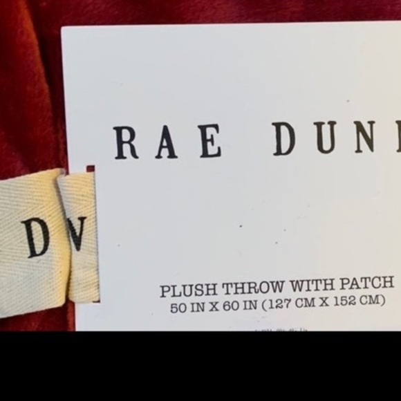 NWT‼️RARE‼️Rae Dunn Christmas/Red Merry & Bright Patch Plush Throw/Blanket 50x60 - Picture 5 of 5